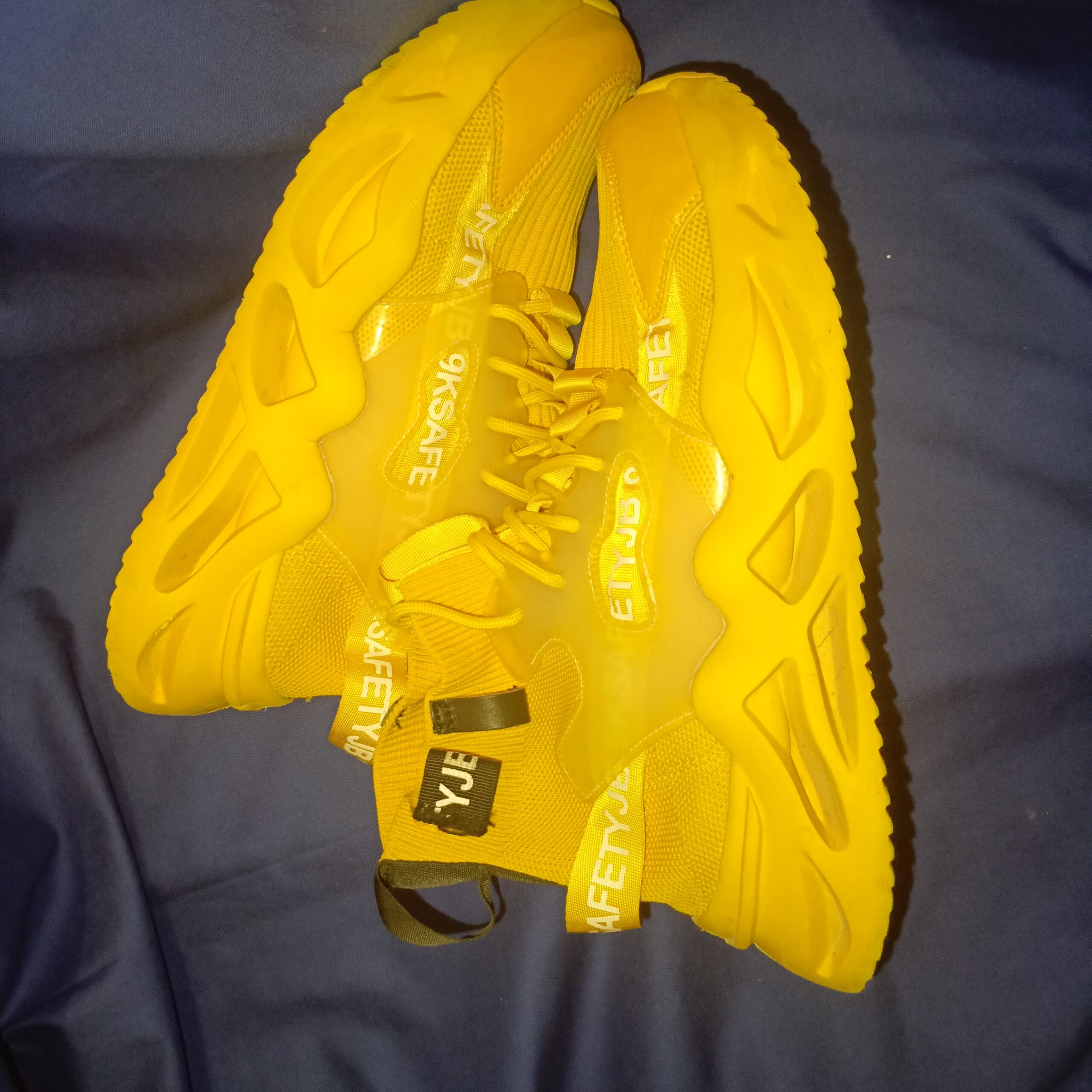 حذاء عمل غير قابل للثقب